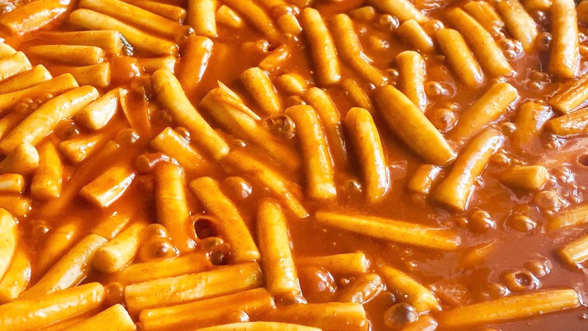 Exploring the Different Sauces Used in Korean Topokki Exploring the Different Sauces Used in Korean Topokki